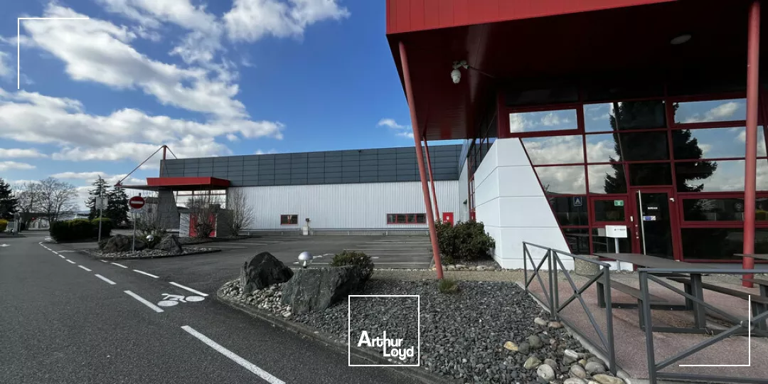 LOCAL D'ACTIVITE - ENTREPOT à LOUER de 3970 m²