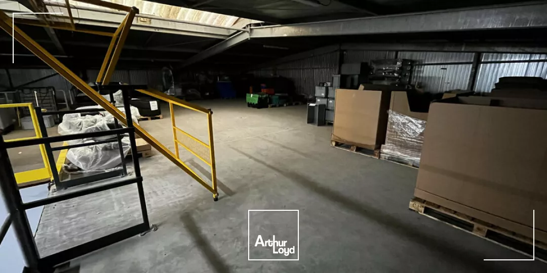 LOCAL D'ACTIVITE - ENTREPOT à LOUER de 1320 m²