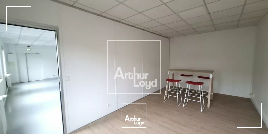 Bureaux rénovés avec monte-charge à louer