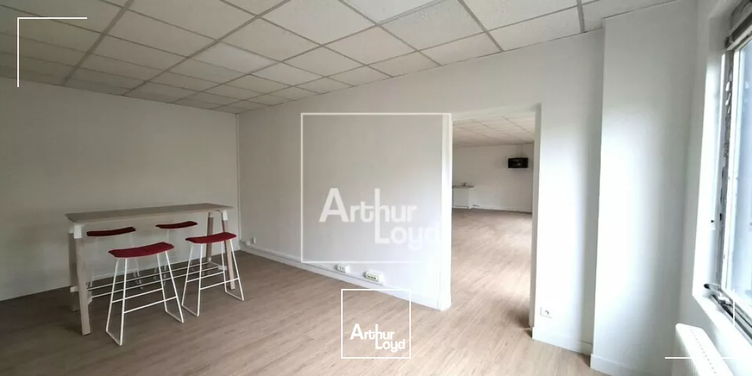 Bureaux rénovés avec monte-charge à louer