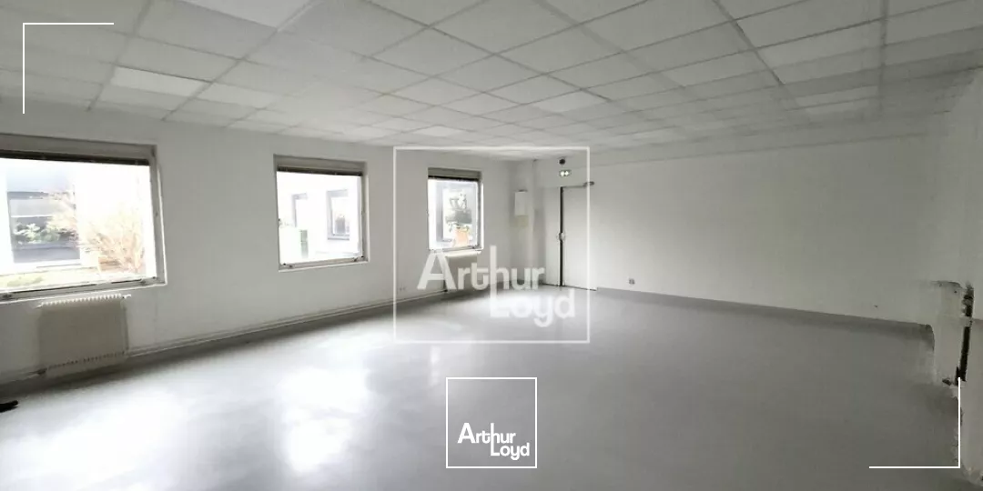 Bureaux rénovés avec monte-charge à louer