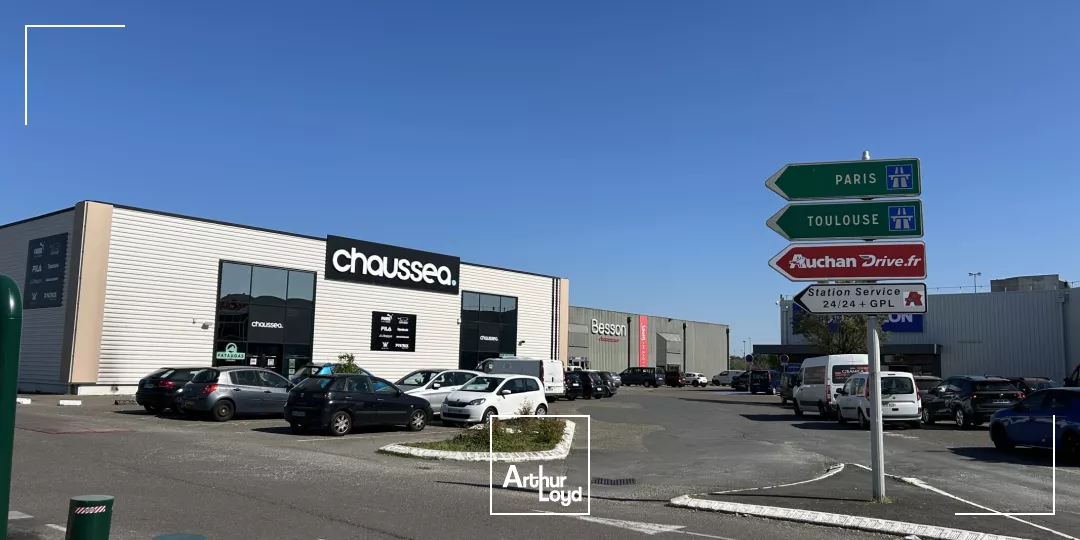 À LOUER - BOULIAC RETAIL PARK - CELLULE 890 M²