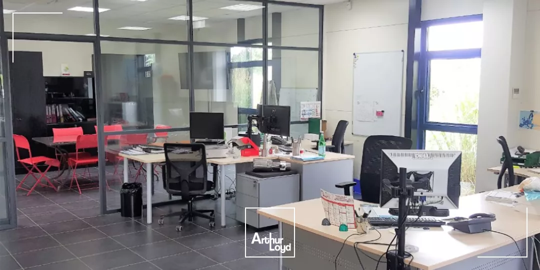 A LOUER IMMEUBLE DE 200M2 POITIERS SECTEUR CHU