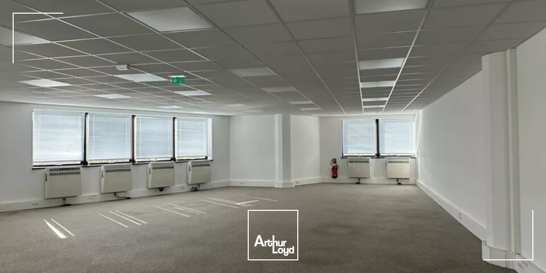  A LOUER - BUREAUX - BOURGES 178m² - EXCLUSIVITE