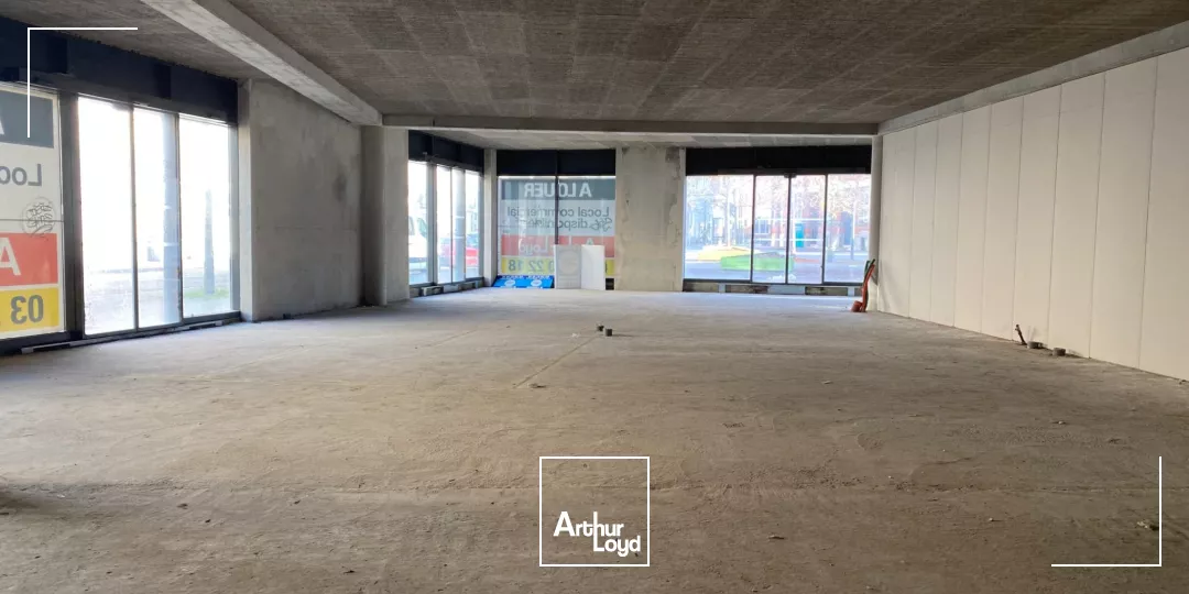 En Centre-Ville d'Armentières - Surface de 200m2 en RDC à Vendre ou à Louer