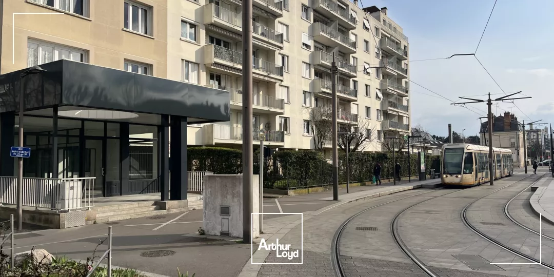 Opportunité rare ! bureau à vendre ou à louer - St Marceau, au pied de la ligne A du tram !
