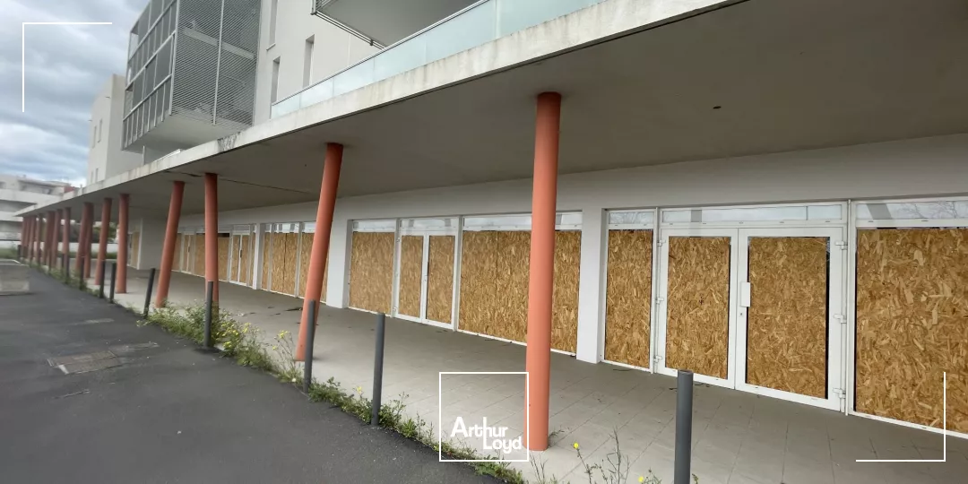 LOCAUX COMMERCIAUX A LOUER - BEZIERS