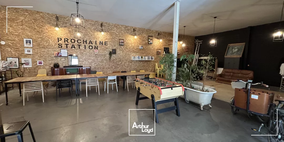 Locaux d'activités avec bureaux à louer 