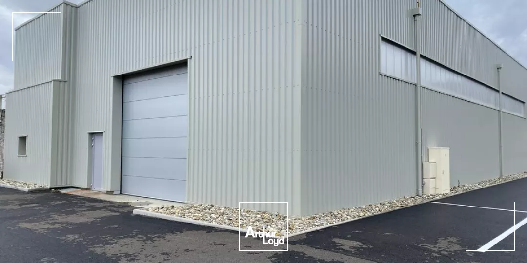 LOCAL D'ACTIVITE - ENTREPOT à VENDRE de 430 m²