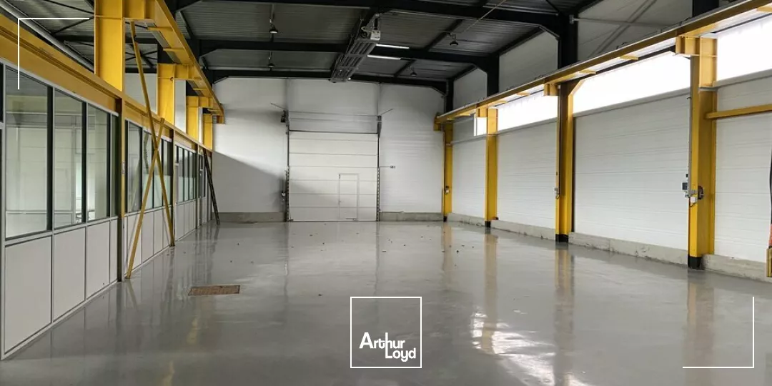 LOCAL D'ACTIVITE - ENTREPOT à VENDRE de 430 m²