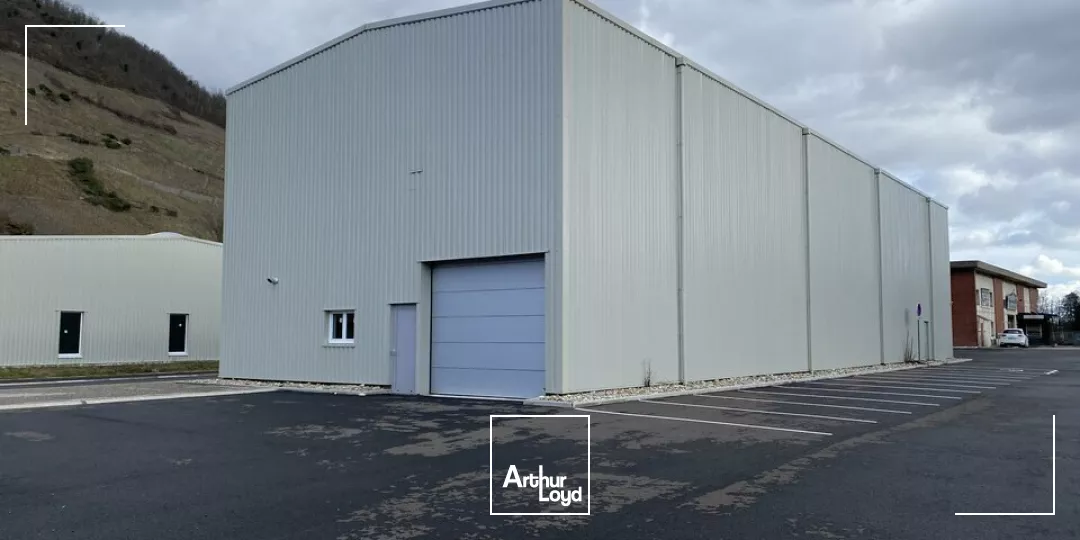 LOCAL D'ACTIVITE - ENTREPOT à LOUER de 490 m²