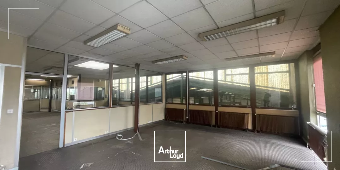 A LOUER - LOCAUX D'ACTIVITÉS - 3 500 m2 - SAINT-QUENTIN 