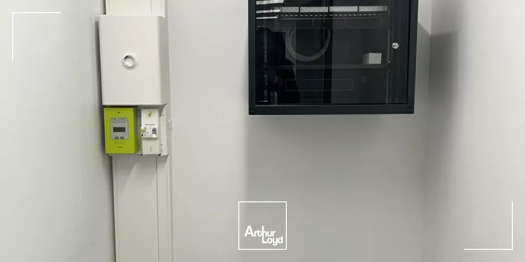 BUREAUX location à SAINT-JEAN-DE-LA-NEUVILLE 76210