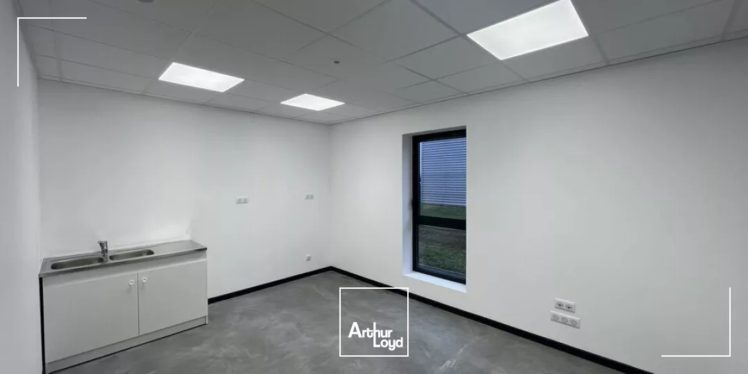 BUREAUX location à SAINT-JEAN-DE-LA-NEUVILLE 76210