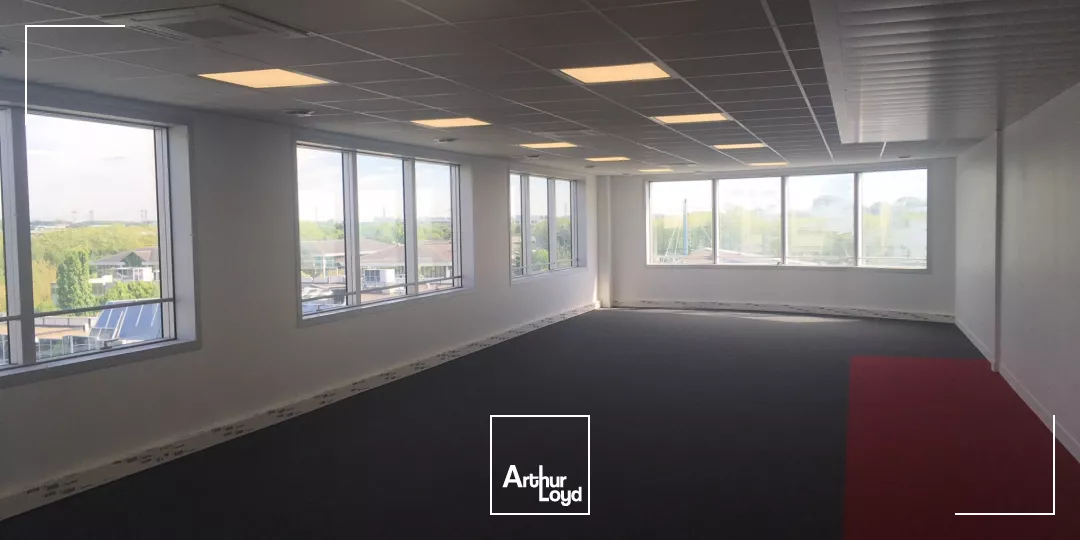 AU PIED DU RER ! RENOVES ET CLIMATISES