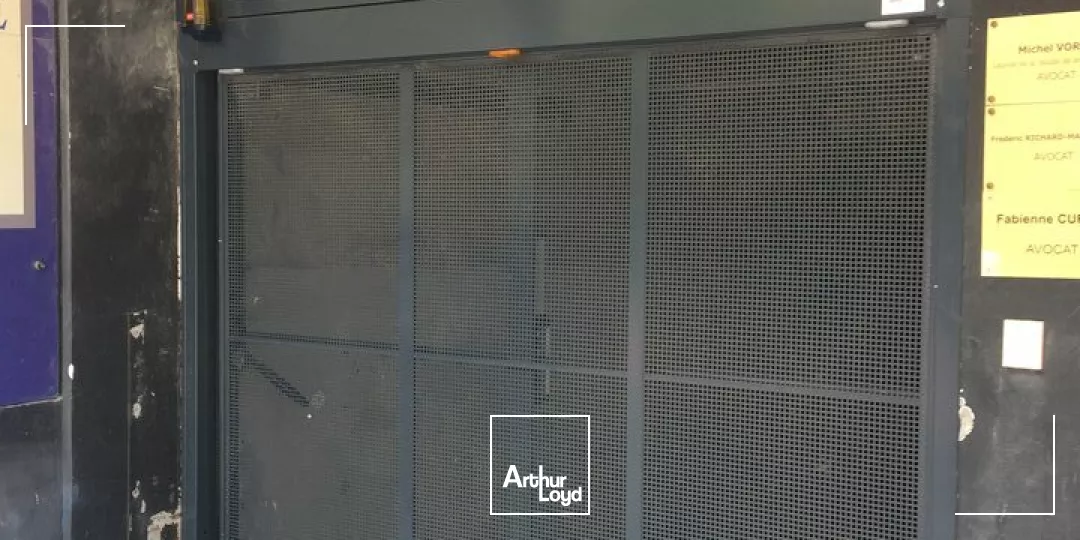 BUREAUX à VENDRE de 757 m²