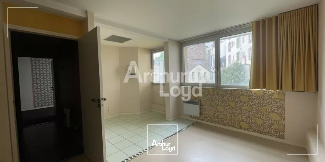RENNES ST HELIER - BUREAUX A LOUER - 102 M² - A RENOVER