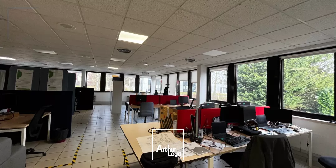 Bureaux à vendre à MONT SAINT AIGNAN 76130