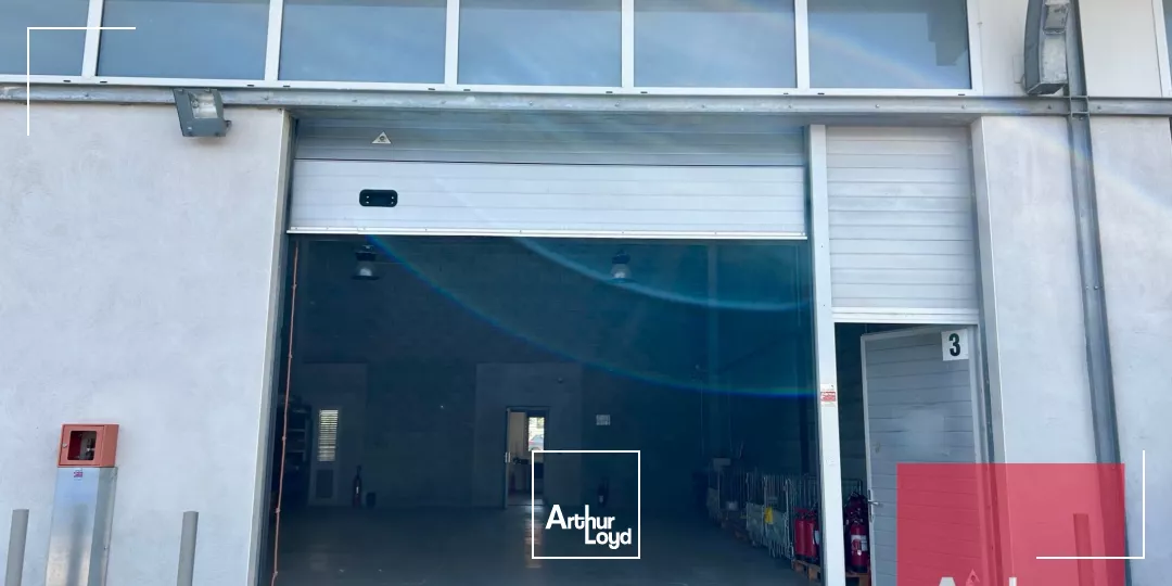 LOCAUX D'ACTIVITÉ À LOUER - CASTRIES