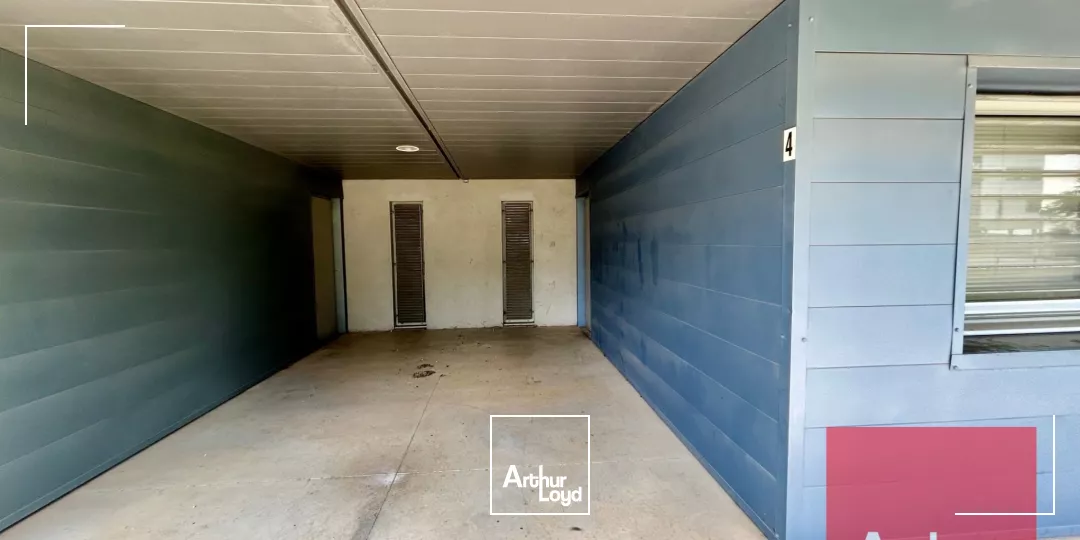 LOCAUX D'ACTIVITÉ À LOUER - CASTRIES