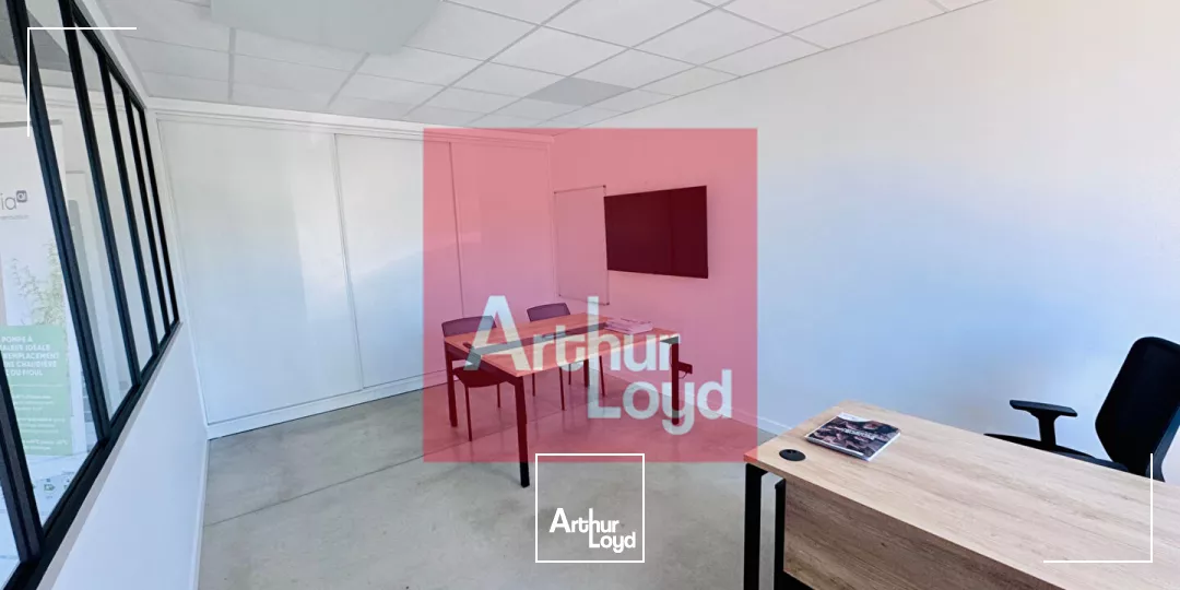 Local commercial / Bureaux à louer Le Passage 247m2