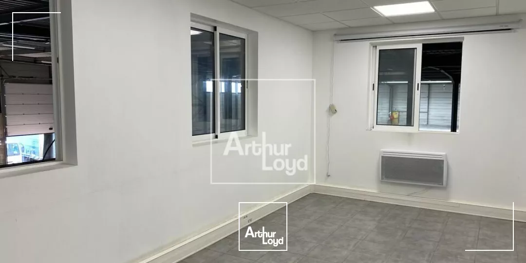 Entrepôt à louer type logistique avec quais EGLY