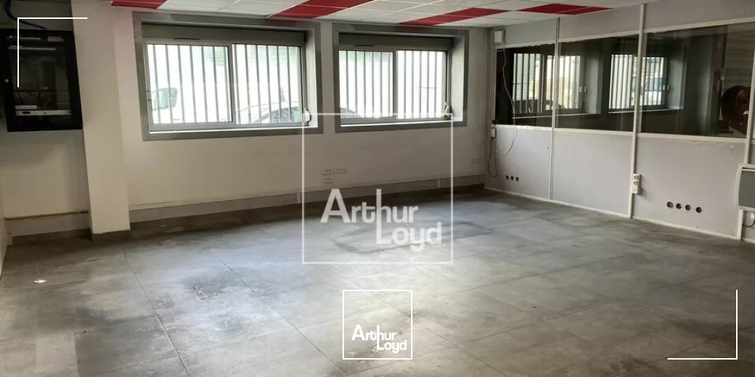 Entrepôt à louer type logistique avec quais EGLY