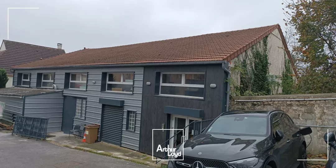 Bâtiment indépendant de 698 m² sur parcelle de 1 536 m²