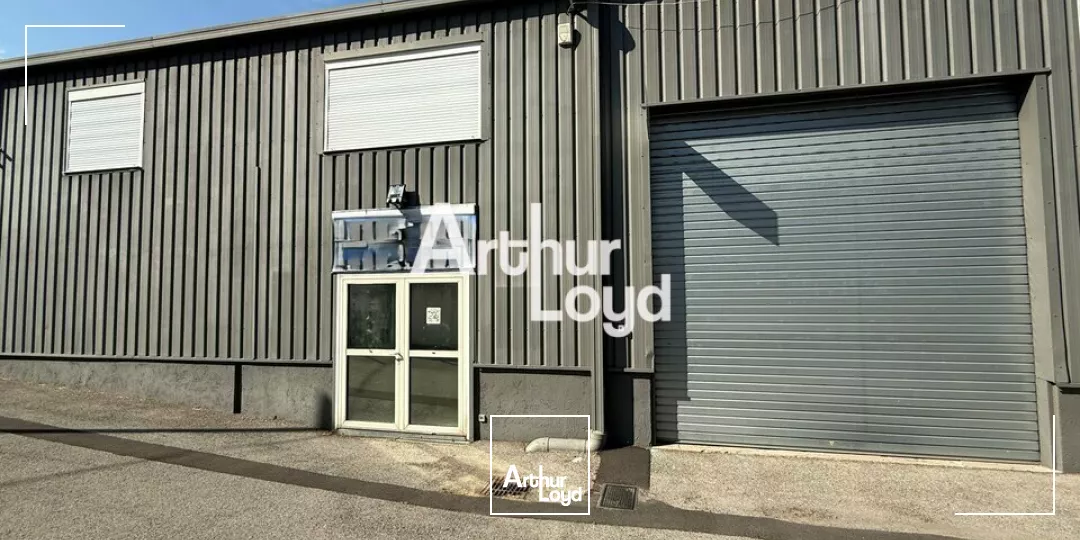 Local d'activité de 220 m² avec bureaux à vendre - Fréjus