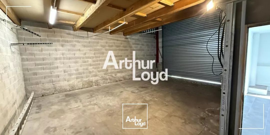 Local d'activité de 220 m² avec bureaux à vendre - Fréjus