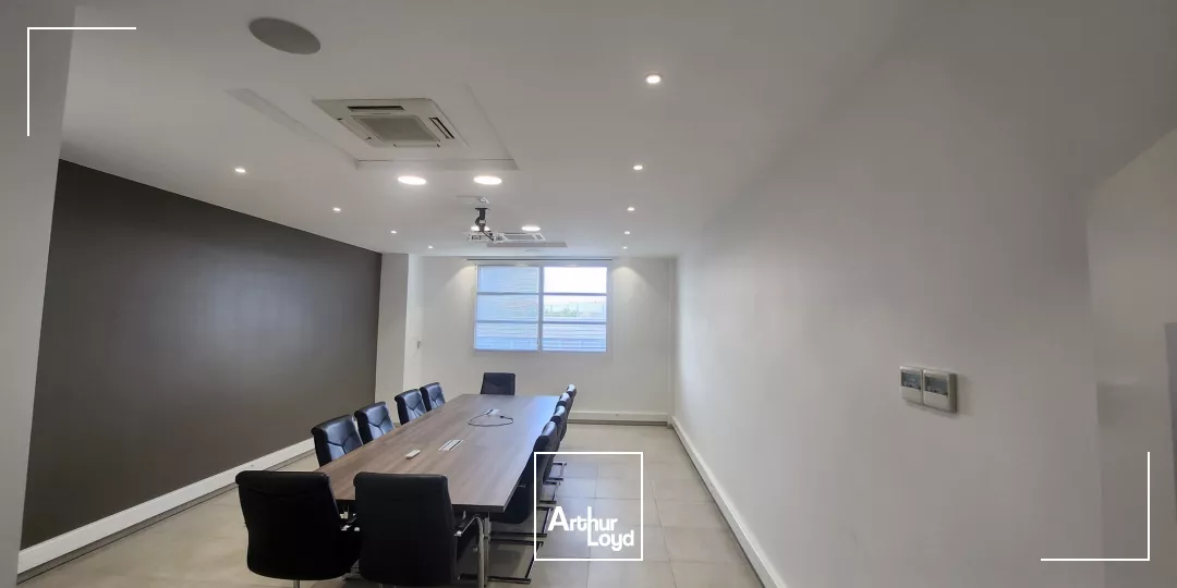 Bureaux avec stockage à louer