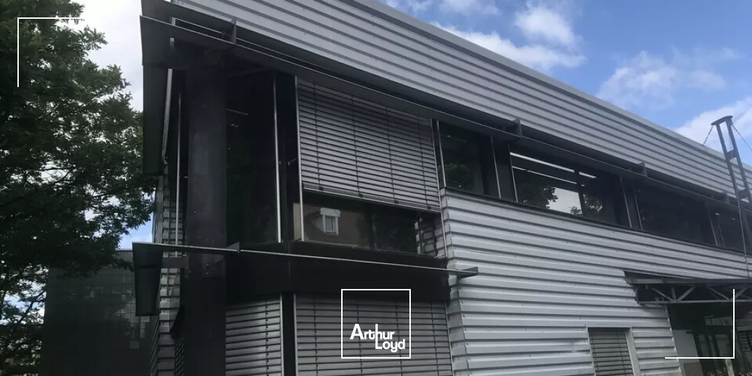 BUREAUX à VENDRE de 1245 m²