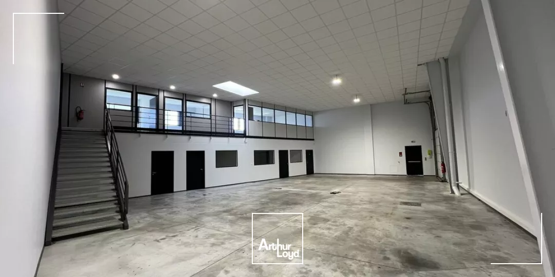 A louer - Local d'activité 405m2 sur zone commerciale attractive