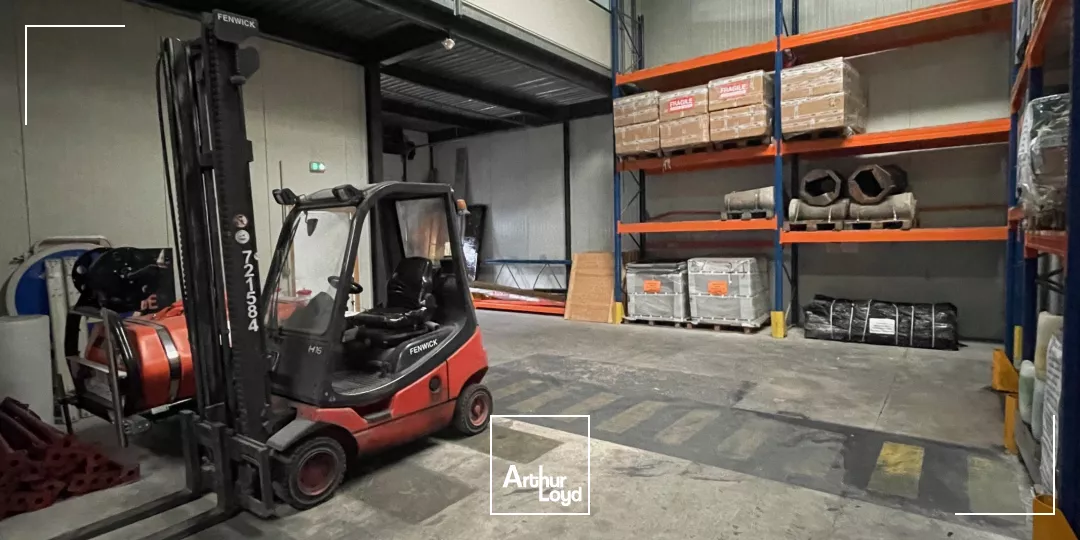 Locaux d'activité à louer à VAL DE REUIL 27100