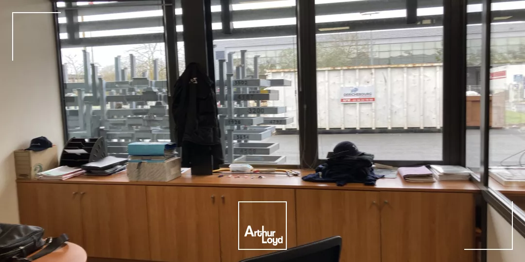 ENTREPÔT À VENDRE À CARBON BLANC