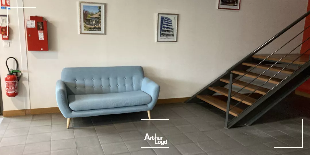 ENTREPÔT À VENDRE À CARBON BLANC