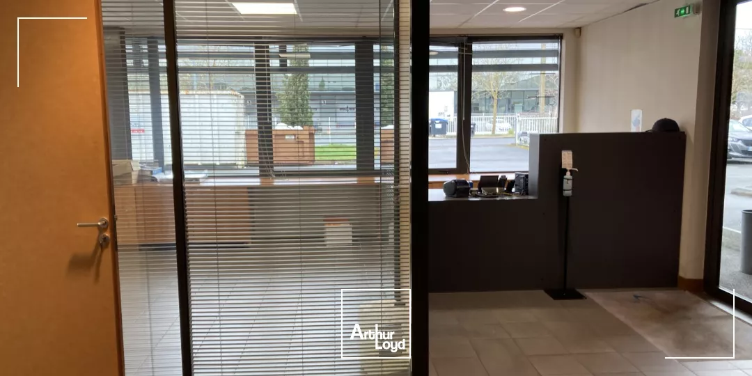 ENTREPÔT À VENDRE À CARBON BLANC