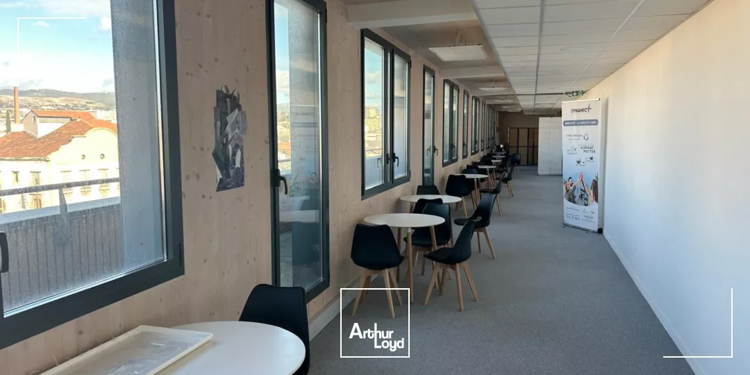 Bureaux à louer - proximité immédiate Euromediterranée et autoroutes - 13015 Marseille