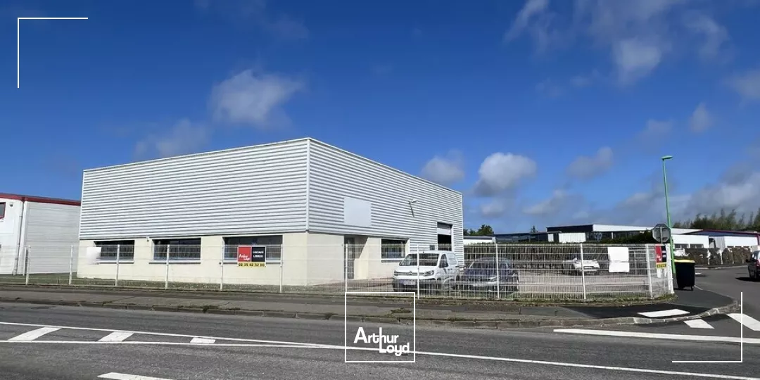 À LOUER - MONTIVILLIERS EMPLACEMENT STRATÉGIQUE - LOCAUX D'ACTIVITÉS 425 m2 ENVIRON