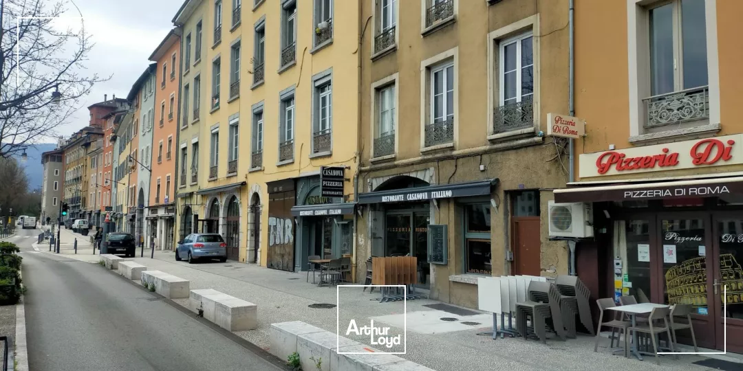 A VENDRE FONDS DE COMMERCE PIZZERIA 62 M² SUR LES QUAIS DE GRENOBLE 