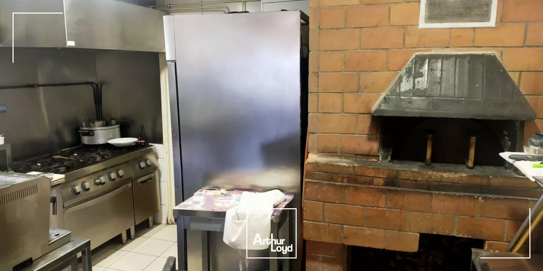 A VENDRE FONDS DE COMMERCE PIZZERIA 62 M² SUR LES QUAIS DE GRENOBLE 