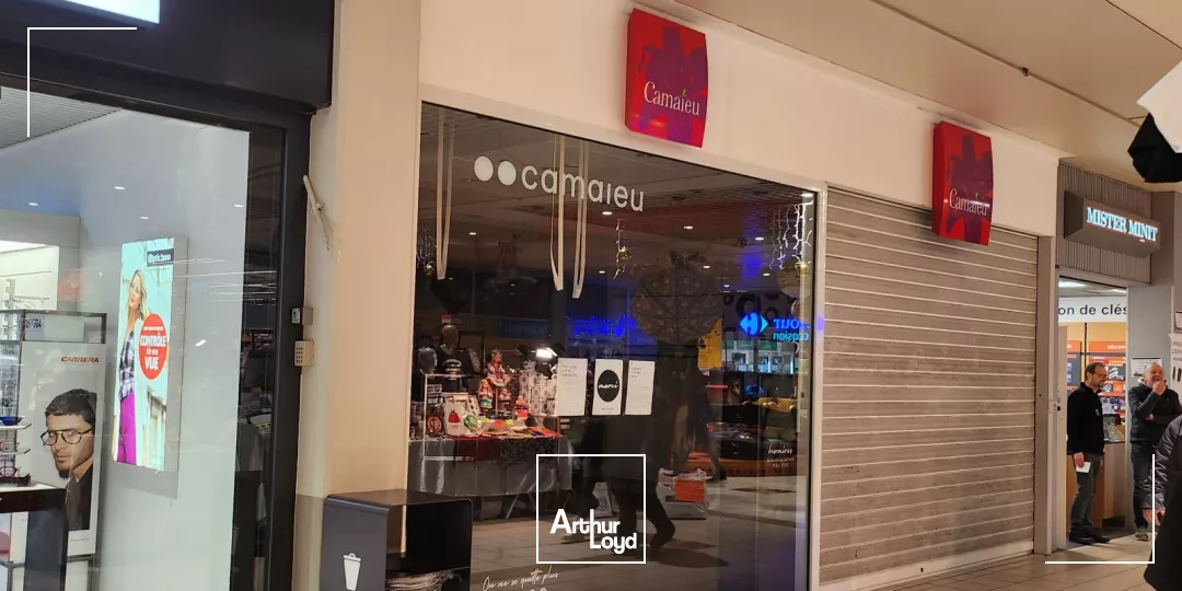 Cellule de 300m2 env disponible dans la galerie marchande de Carrefour Liévin