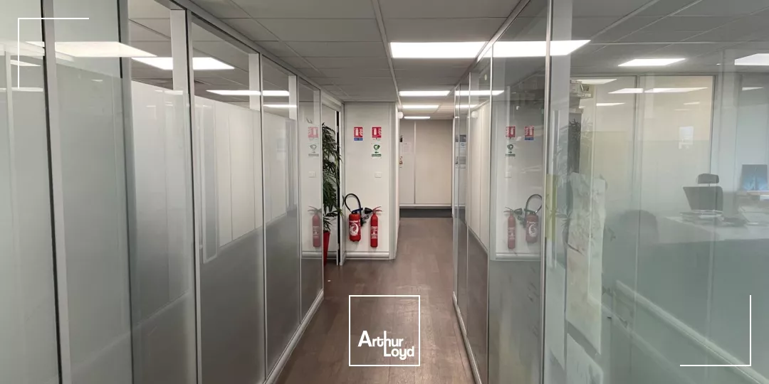 Bureaux modernes et ERPables à St Cloud - Jardins communs et services