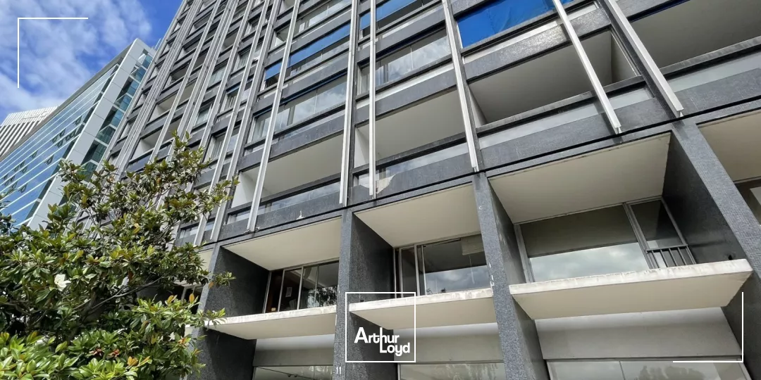 Bureaux lumineux avec vue sur Seine, à l'acquisition, à Courbevoie