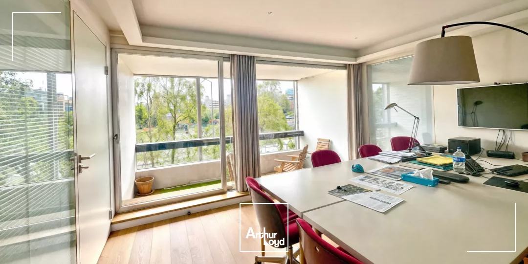 Bureaux lumineux avec vue sur Seine, à l'acquisition, à Courbevoie