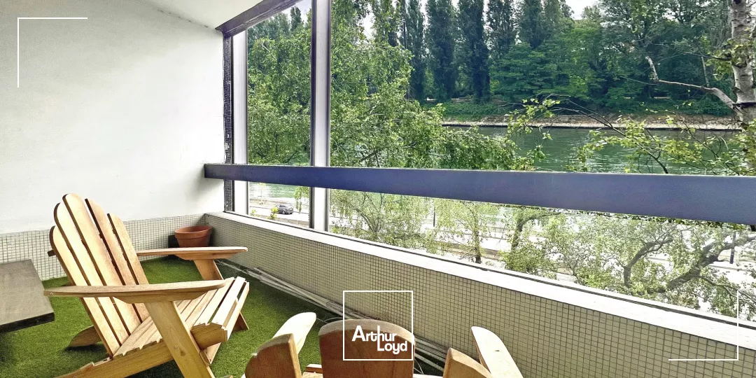 Bureaux lumineux avec vue sur Seine, à l'acquisition, à Courbevoie