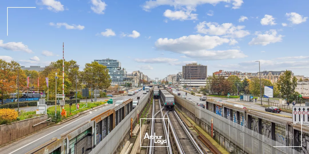 Opportunité rare de bureaux à vendre aux Portes de Paris, dans un immeuble de standing