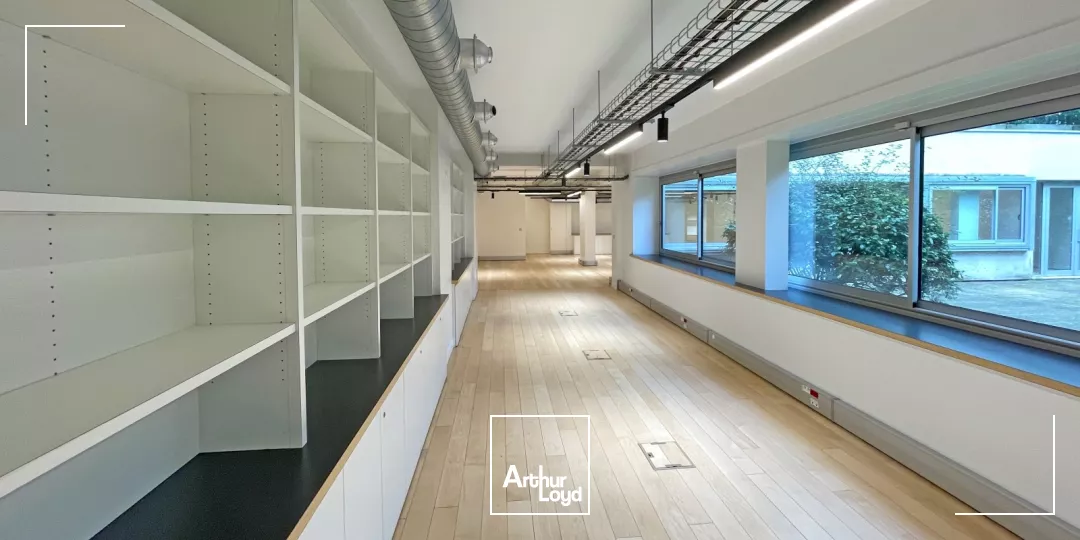 BUREAUX A VENDRE - ILE DE LA JATTE - METRO 1 - JARDIN
