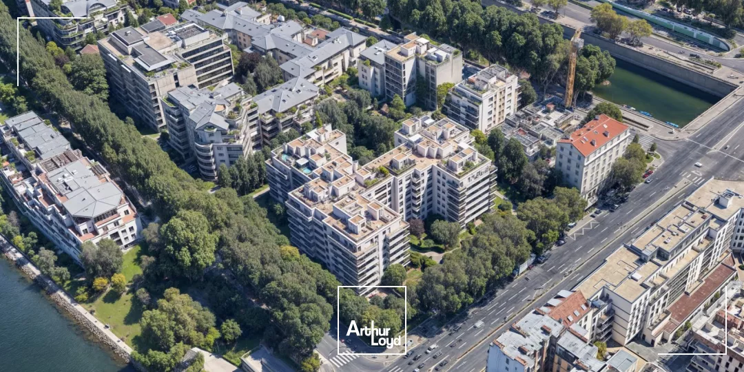 BUREAUX A VENDRE - ILE DE LA JATTE - METRO 1 - JARDIN