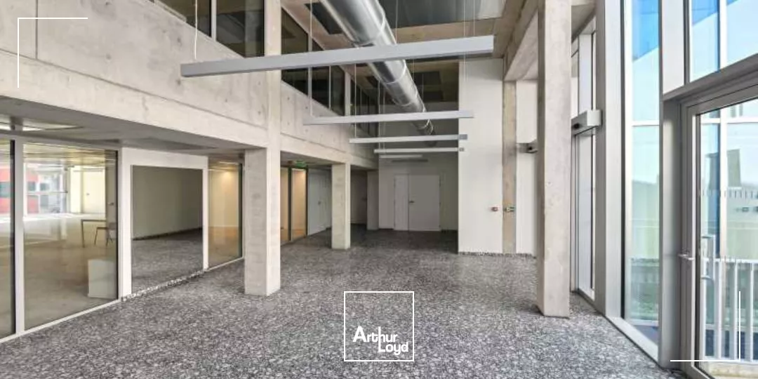 Bureaux à vendre ou à louer à SURESNES 92150